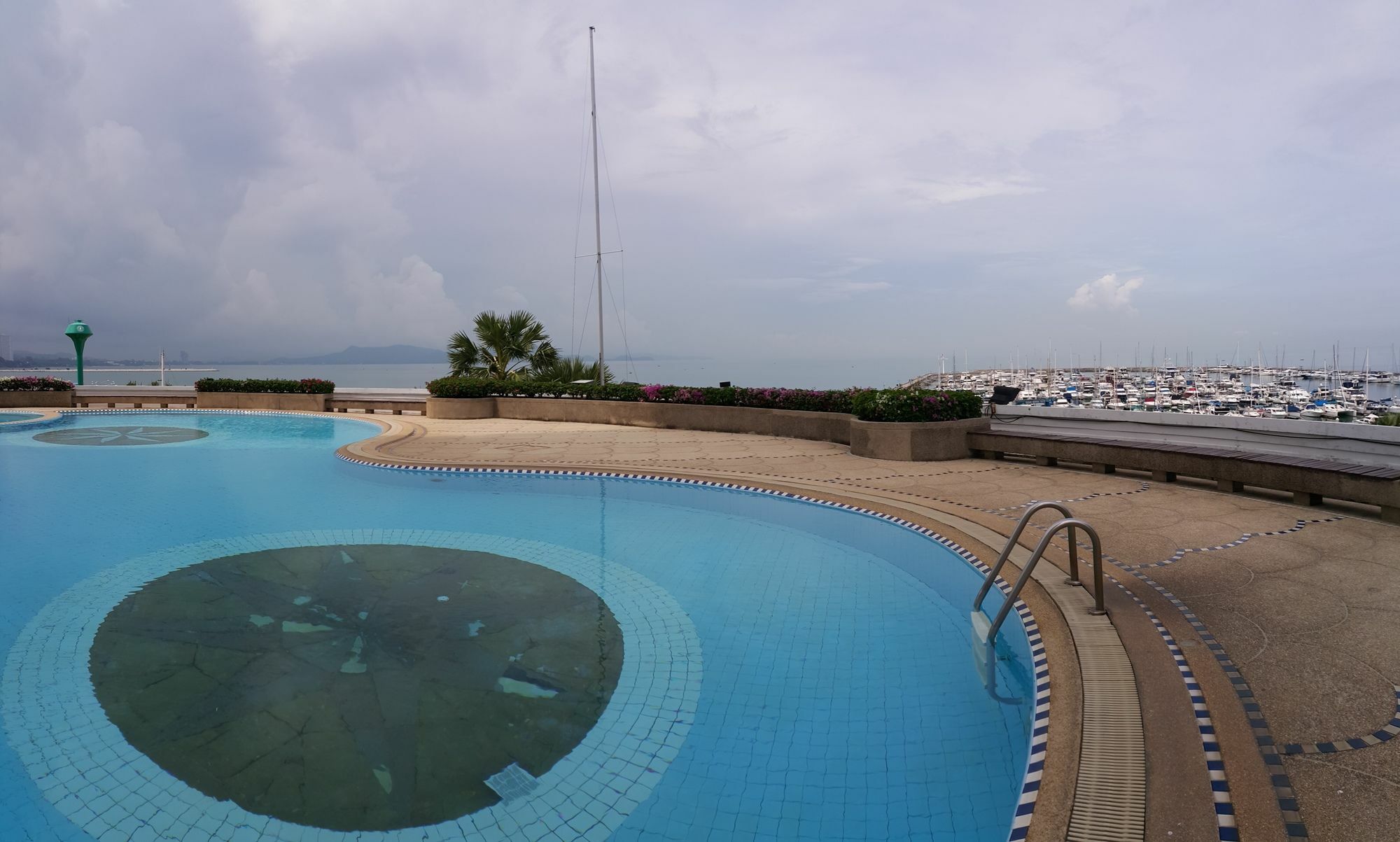 Ocean Marina Resort Pattaya Jomtien Na Chom Thian Exterior foto